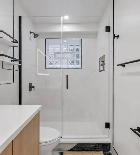 Logan Square Luxury Villa, 3 Beds, 3 Baths Apartamento